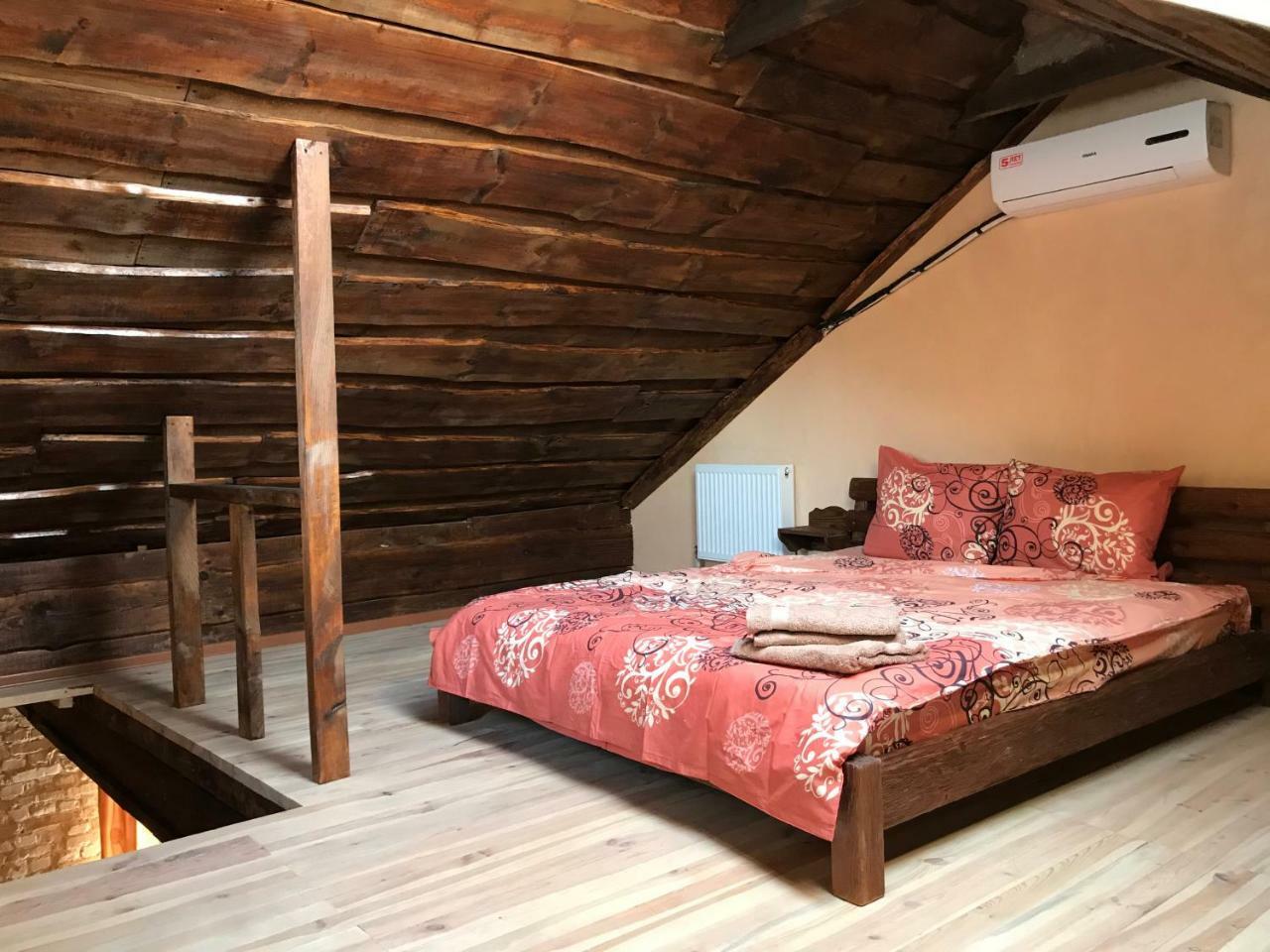 Two-Floor Apartments And Studio 2-Х Этажные Апартаменты И Студия В Самом Центре Harkiv Dış mekan fotoğraf