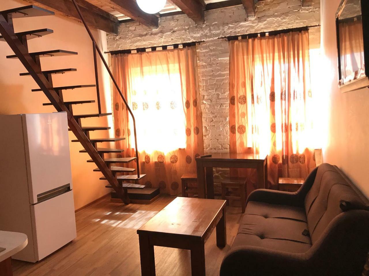 Two-Floor Apartments And Studio 2-Х Этажные Апартаменты И Студия В Самом Центре Harkiv Dış mekan fotoğraf